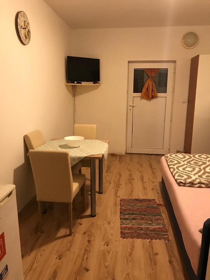 Studio Apartments Mt ชัมรีกา ภายนอก รูปภาพ