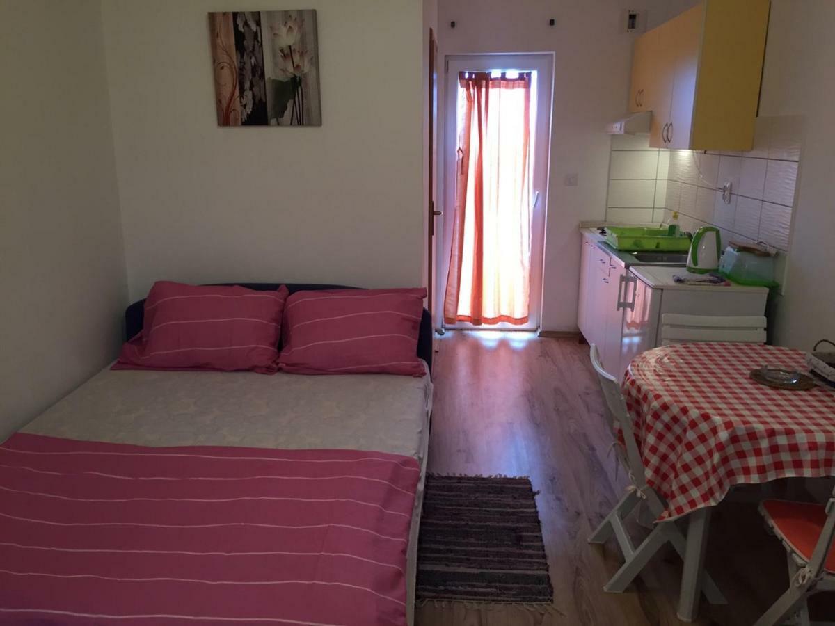Studio Apartments Mt ชัมรีกา ภายนอก รูปภาพ